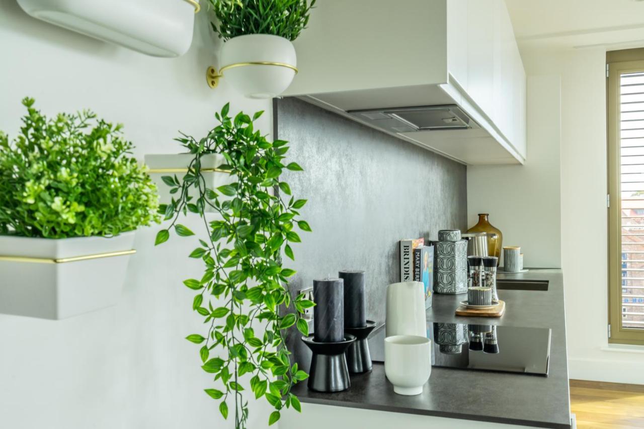 Skyview Retreat @ Ryedale House Apartment Йорк Екстериор снимка